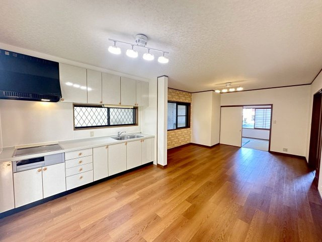 岩出市金屋・ｵｰﾅｰﾁｪﾝｼﾞ中古戸建・112773の居間・リビング