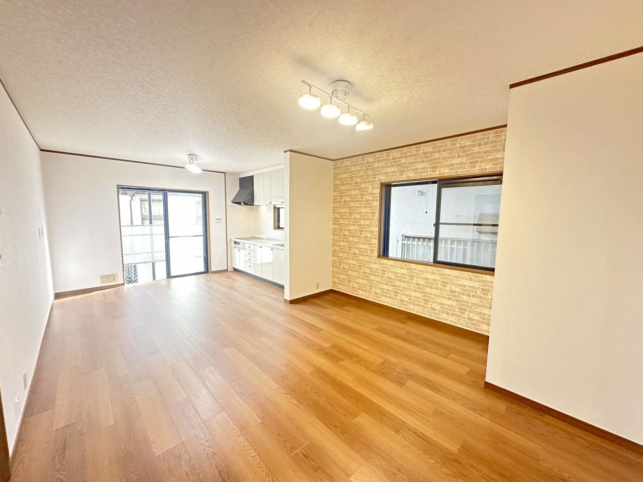 岩出市金屋・ｵｰﾅｰﾁｪﾝｼﾞ中古戸建・112773の居間・リビング