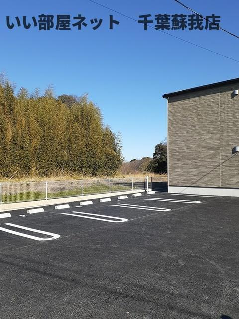 フォルムの駐車場