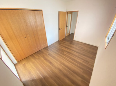 【洋室】 | ロゴ緑地