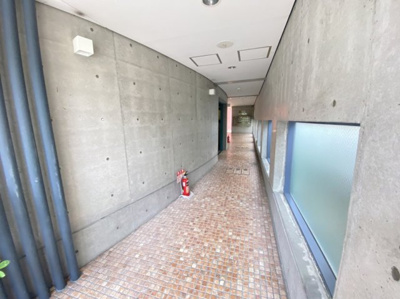 【ロビー】 | ロゴ緑地