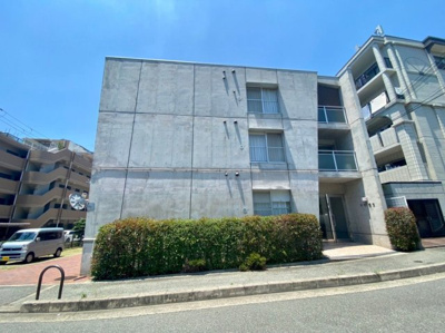 【外観】 | ロゴ緑地