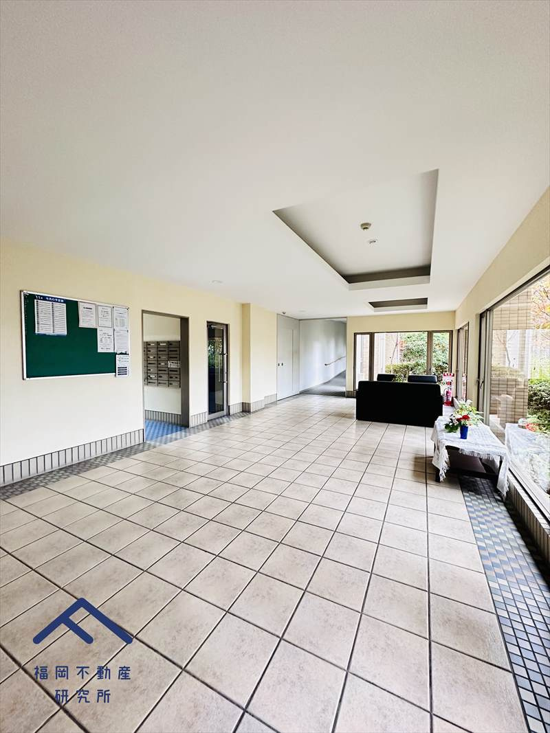 MJR神松寺のエントランス