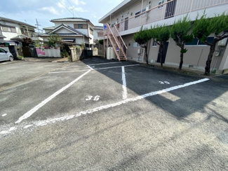 【駐車場】