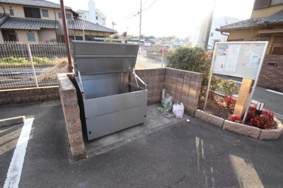 【その他共用部分】 | リヴェール | 敷地内ゴミ置き場