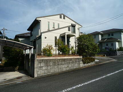【前面道路含む現地写真】 | 東広島市入野中山台２丁目 グリューネン入野