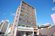 グランディ県庁前の画像