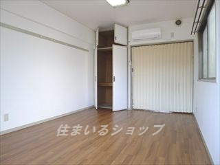 岩岡ビルの寝室
