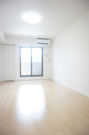 【居間・リビング】 | リュミエールⅣ　 | こちらのリビングで趣味の時間をお楽しみください