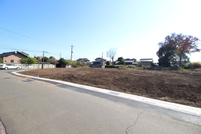 坂戸市横沼　建築条件なし売地　「若葉駅」3.6ｋｍ　敷地90坪　【三芳野小学区】の外観