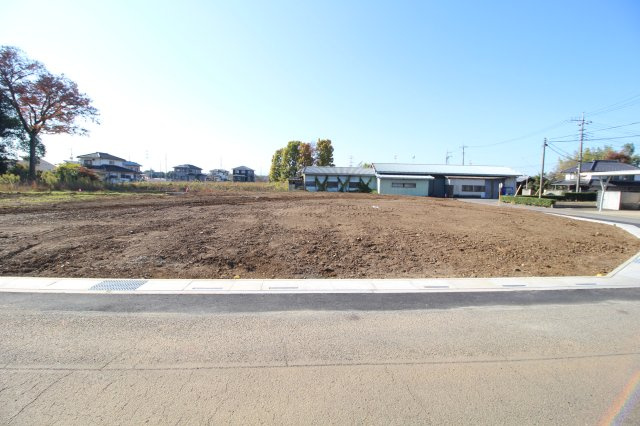 坂戸市横沼　建築条件なし売地　「若葉駅」3.6ｋｍ　敷地90坪　【三芳野小学区】