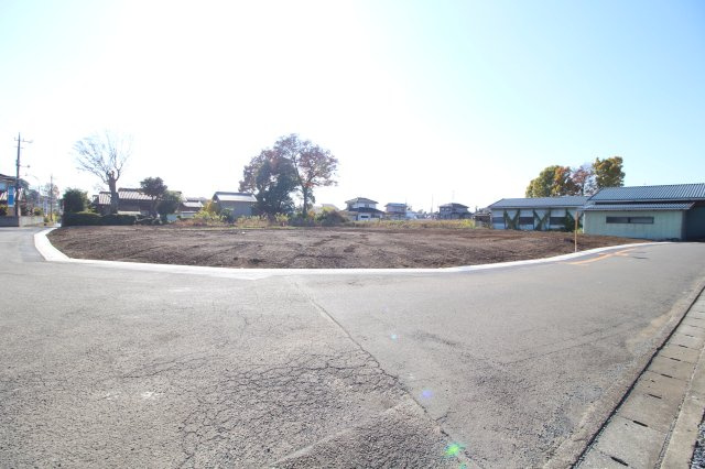 坂戸市横沼　建築条件なし売地　「若葉駅」3.6ｋｍ　敷地90坪　【三芳野小学区】の外観
