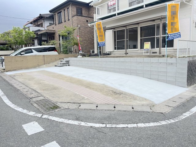 春日９丁目戸建ての駐車場