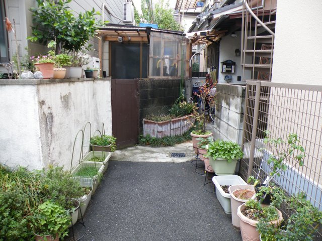 尼崎市大西町　中古戸建の前面道路含む現地写真