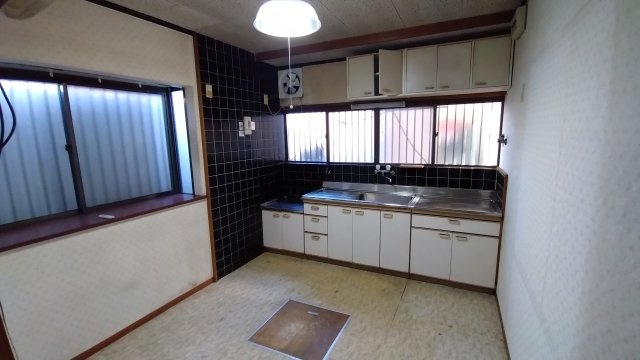 尼崎市大西町　中古戸建のキッチン