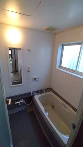 尼崎市大西町　中古戸建の浴室