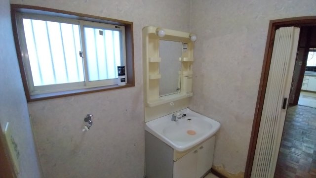 尼崎市大西町　中古戸建の独立洗面台