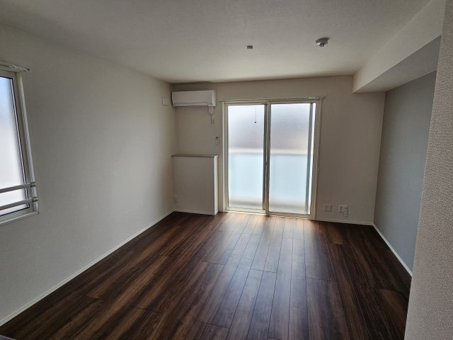 エムライズ大蔵中町の居間・リビング