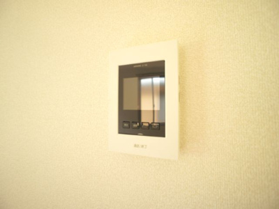 【セキュリティ】 | ヴィヴァーチェＣ | 訪問者の確認ができるTVドアホン付きです♪