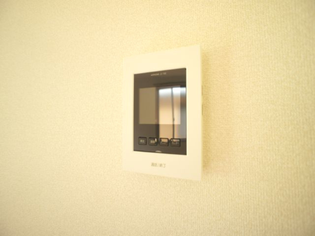 【セキュリティ】 | ヴィヴァーチェＣ | 訪問者の確認ができるTVドアホン付きです♪