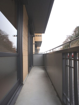 【バルコニー】 | ヴィヴァーチェＣ | 日当たり良好！お洗濯物がたくさん干せます♪