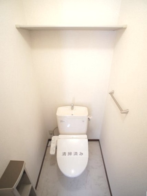 【トイレ】 | ヴィヴァーチェＣ | 温水洗浄暖房便座機能付きです♪