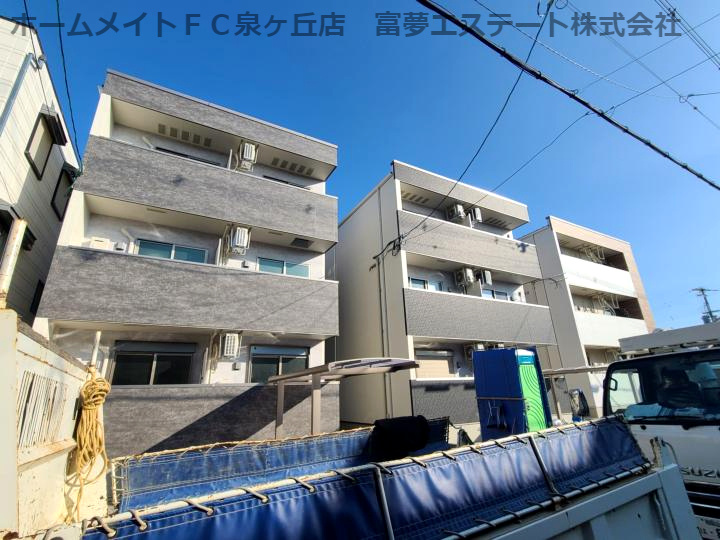 フジパレス北野田Ⅱ番館の外観|左：Ⅲ番館　真ん中：Ⅱ番館　右：Ⅰ番館