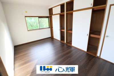 【洋室】 | 西際波台3丁目中古家屋2階建 | 2階寝室です。