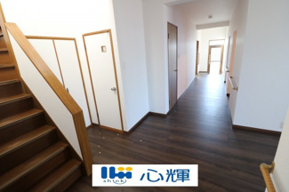 【内装】 | 西際波台3丁目中古家屋2階建 | 1階廊下です。