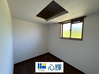 【収納】 | 西際波台3丁目中古家屋2階建 | 1階納戸は、衣類やかばんなどをまとめて収納出来ます。