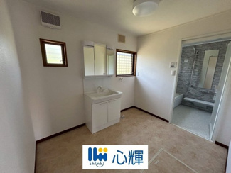 【独立洗面台】 | 西際波台3丁目中古家屋2階建 | 洗面台交換完了しました。
脱衣スペース広いです。
