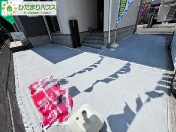 上尾市上　未入居戸建　いろどりタウン01の駐車場|2台分の駐車スペースあり