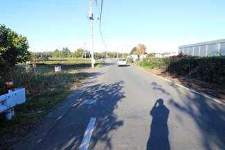 【前面道路含む現地写真】