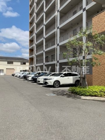 アプローズ今里　BRAVI不動産の駐車場|【アプローズ今里】駐車スペースもあります