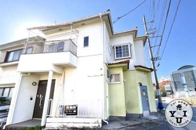 【外観】 | 伏見区小栗栖中山田町　中古戸建 | こちら物件は《角地》になっており開放的なポジションですヽ(^。^)ノ以前は1階部分でお店をされていましたが、現在は洋室にリフォームされており、外観のテントは撤去致します。