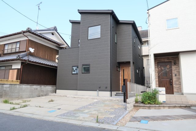 野洲市行畑2丁目　中古戸建の外観