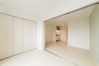 【居間・リビング】 | J・プレミアム箱崎 | 別号室の写真になります。現況優先。