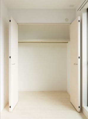 【収納】 | J・プレミアム箱崎 | 別号室の写真になります。現況優先。