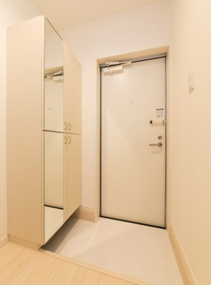 【玄関】 | J・プレミアム箱崎 | 別号室の写真になります。現況優先。別号室の写真になります。現況優先。