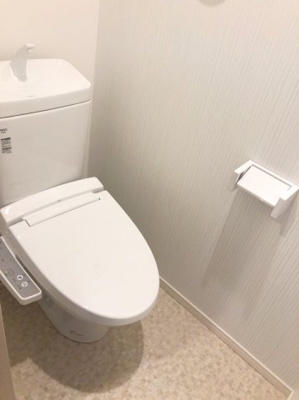 【トイレ】 | J・プレミアム箱崎 | 別号室の写真になります。現況優先。