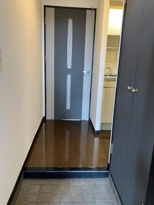 【玄関】 | ピュアドーム博多エクセーヌ | 別号室の写真になります。現況優先。