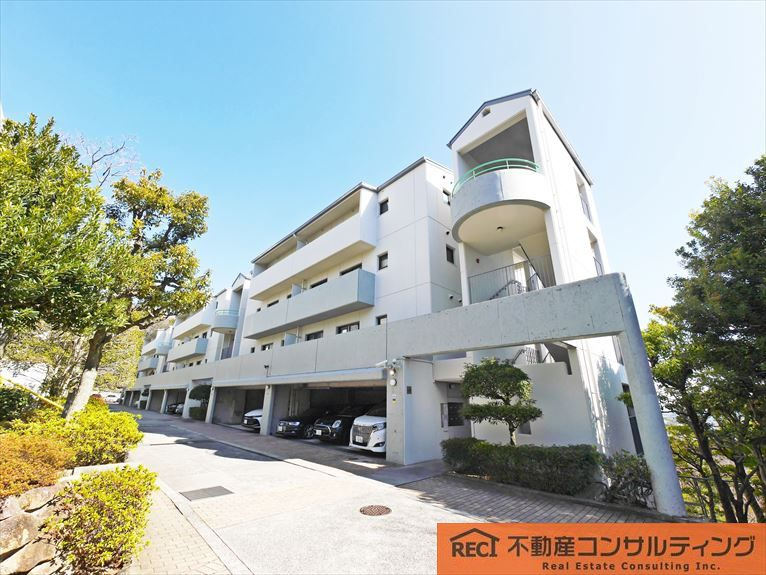 日商岩井芦屋ガーデンヒルズE棟の外観