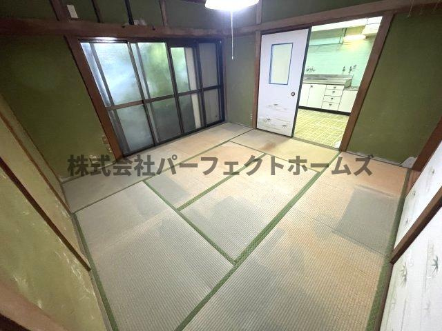 藤阪元町3丁目戸建　賃貸の和室|和室ならではの温かな和の空間で寛ぎの時間を過ごせます