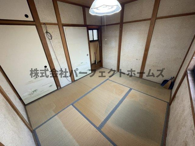 藤阪元町3丁目戸建　賃貸の和室|フローリングだけでなく、和室もあります