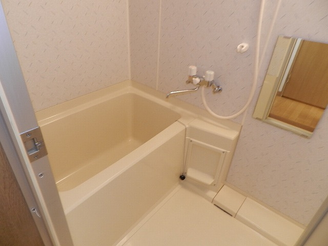 石崎コーポ５の浴室|お風呂で日々の疲れを落としましょう