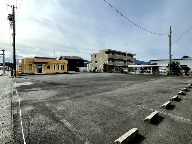 三ヶ日岡本貸店舗・事務所・診療所の駐車場