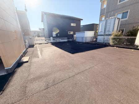 三ヶ日岡本貸店舗・事務所・診療所の駐車場