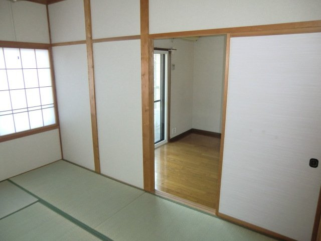 サン・ハイツの和室