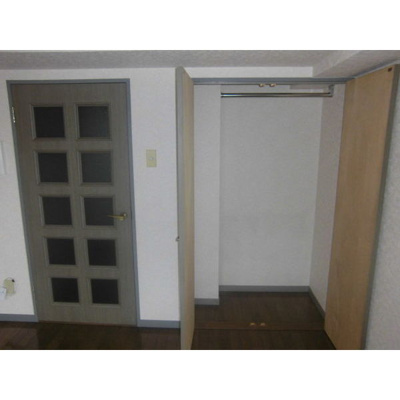 【収納】 | エスポワール箱崎Ⅲ | 別号室の写真になります。現況優先。