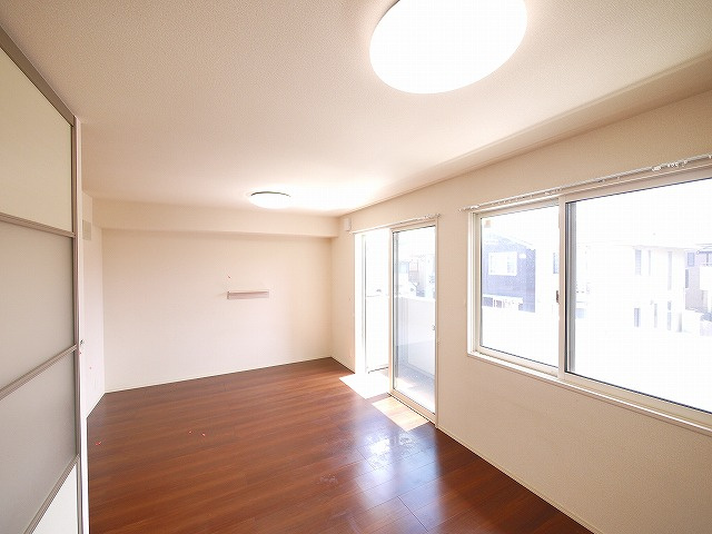 ソレイユ　ルヴァンAの居間・リビング